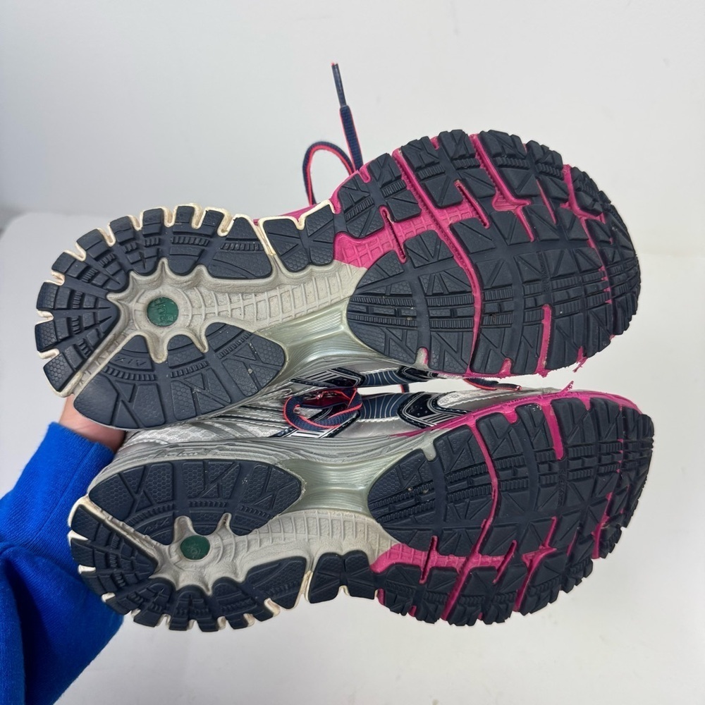 Brooks GTS 14 white & pink running shoes athletic workout - Picture 8 of 9